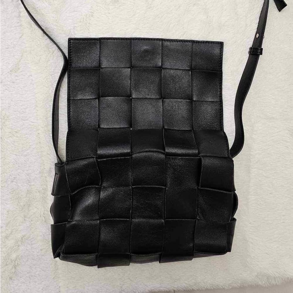 Bottega Veneta Cassette black leather bag